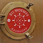 Oda ve Kahvaltı Bij Moemee 4*