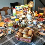 Bij Moemee Oda ve Kahvaltı 4*