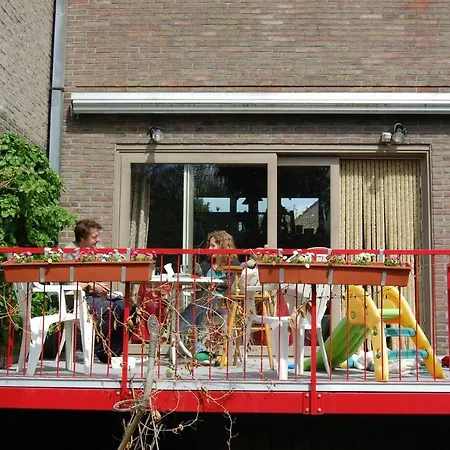 Bed & Breakfast Bij Moemee Ghent
