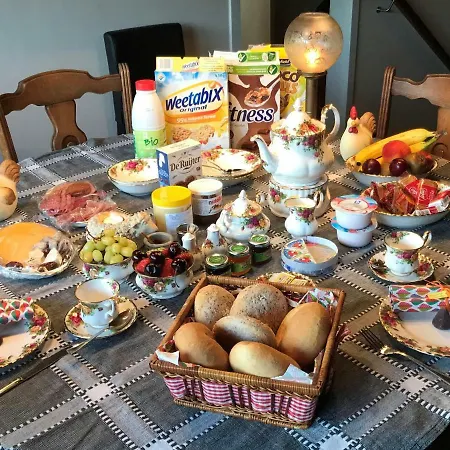 Bij Moemee Bed & Breakfast *