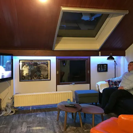 Bij Moemee B&B 헨트