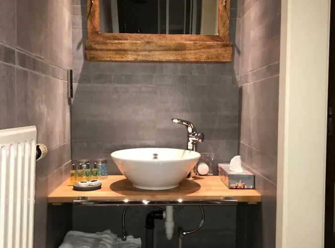 Bij Moemee Bed & Breakfast 4*