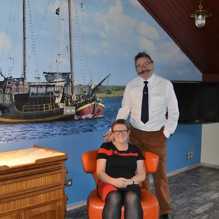 住宿加早餐酒店 莫米住宿加早餐旅馆 4*